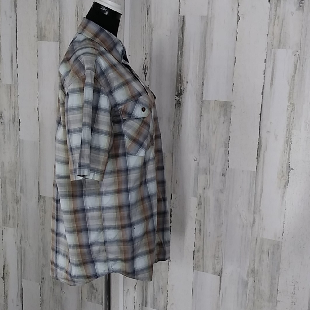 0520 Carhartt Short Sleeve Button Up - Picture 4 of 7